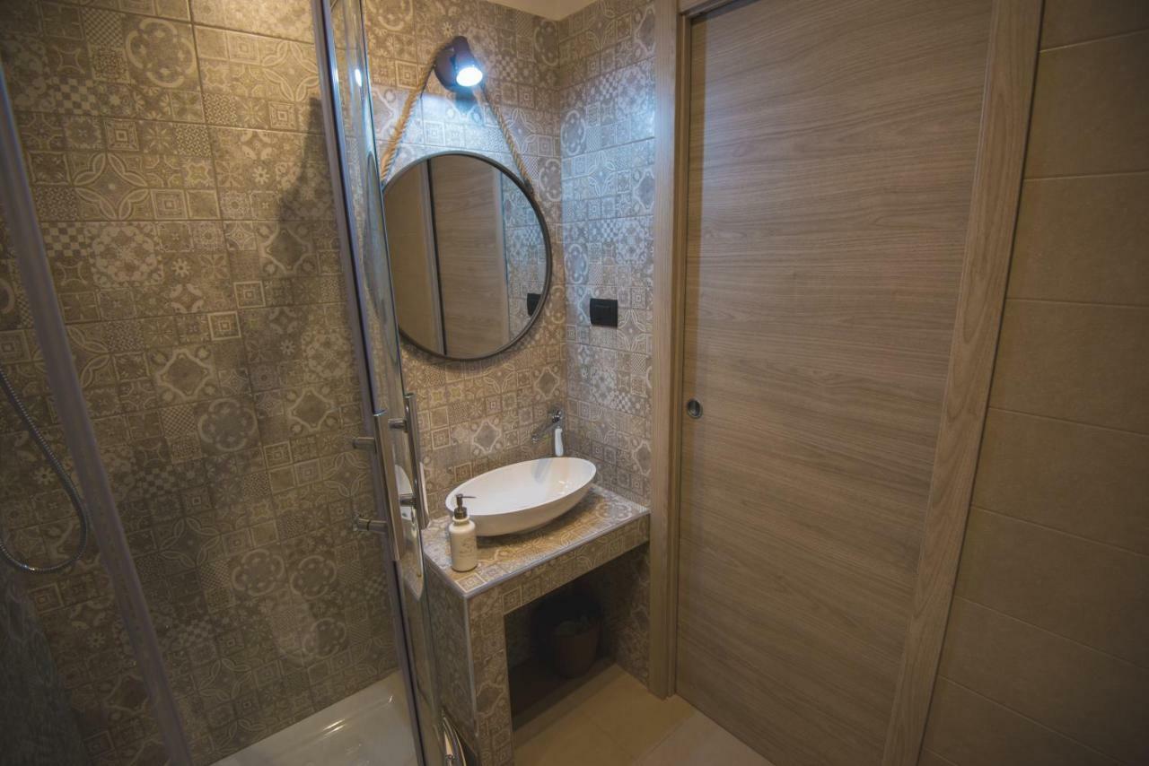 Elegant B&B - Il Vicolo Storico Salerno Buitenkant foto