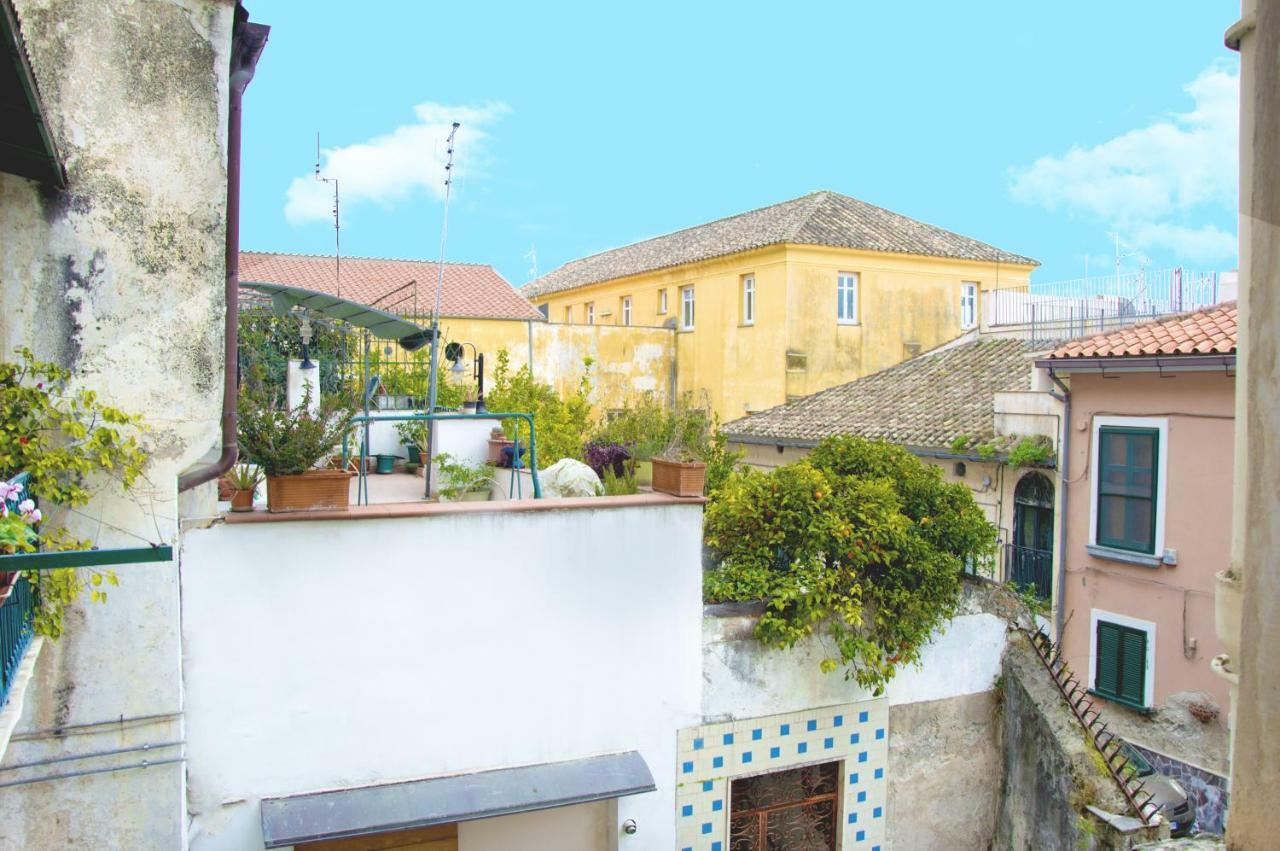 Elegant B&B - Il Vicolo Storico Salerno Buitenkant foto