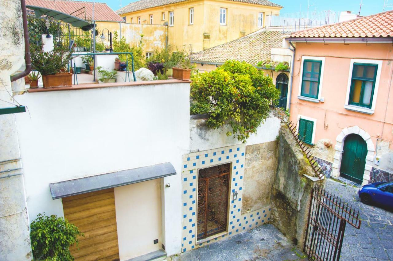 Elegant B&B - Il Vicolo Storico Salerno Buitenkant foto