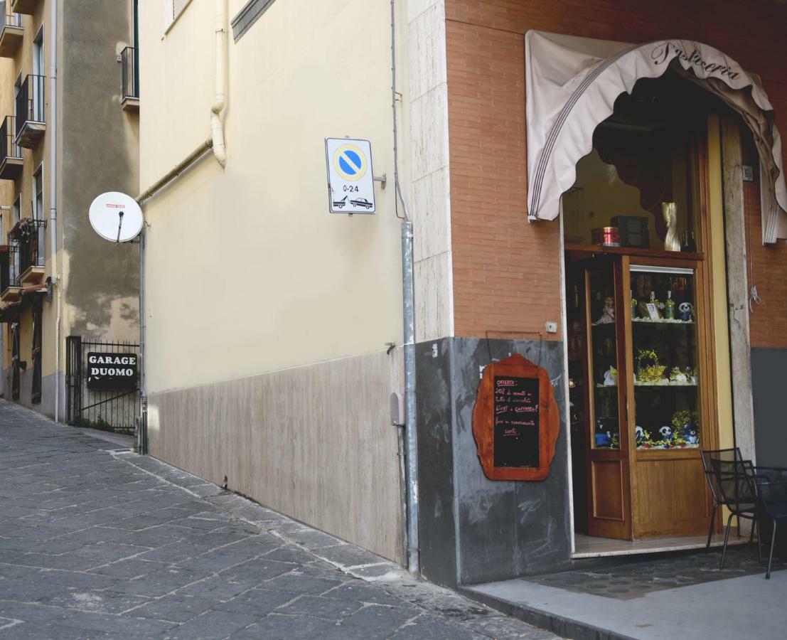 Elegant B&B - Il Vicolo Storico Salerno Buitenkant foto