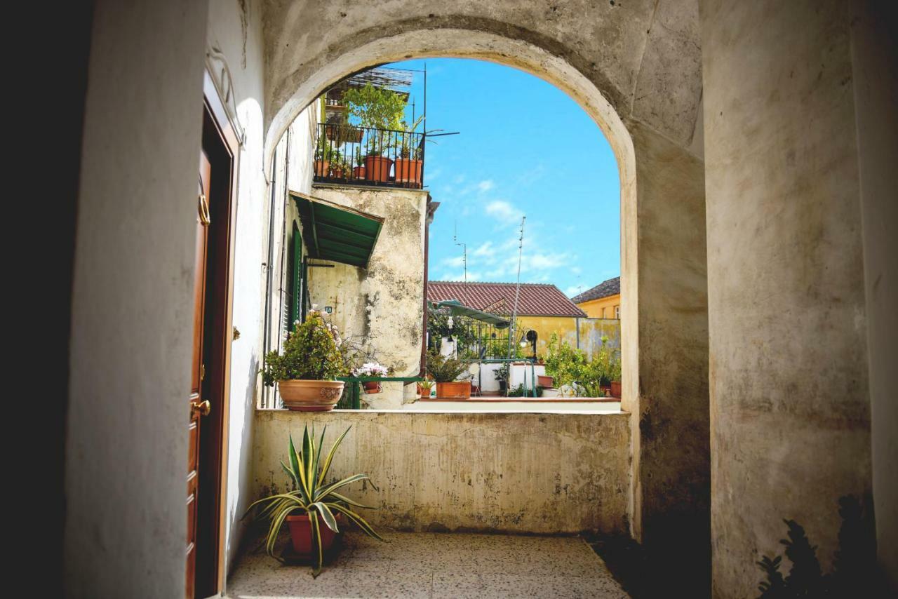 Elegant B&B - Il Vicolo Storico Salerno Buitenkant foto
